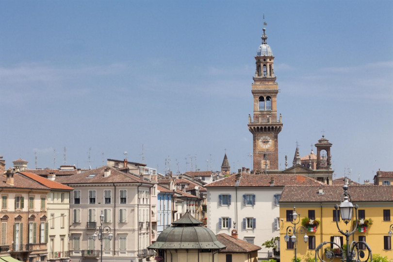 La Torre Civica si illumina per le Pubbliche Assistenze